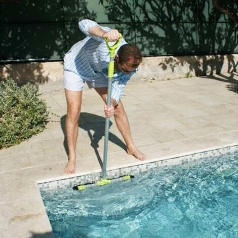 Balai Piscine Multi Surface XPRO 56cm Avec Manche Téléscopique 480cm KERLIS - Vert - Extérieur - Extensible 5 Balai Piscine Multi Surface XPRO 56cm Avec Manche Téléscopique 480cm KERLIS - Vert - Extérieur - Extensible – Image 3