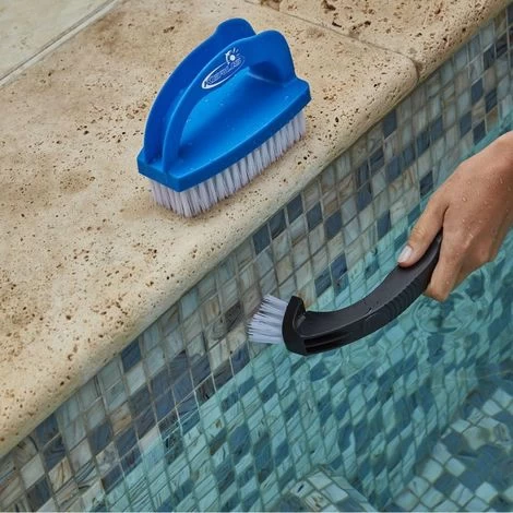 Brosse Multi-fonction Pour Piscine KERLIS - Bleu - Extérieur 5 Brosse Multi-fonction Pour Piscine KERLIS - Bleu - Extérieur – Image 3